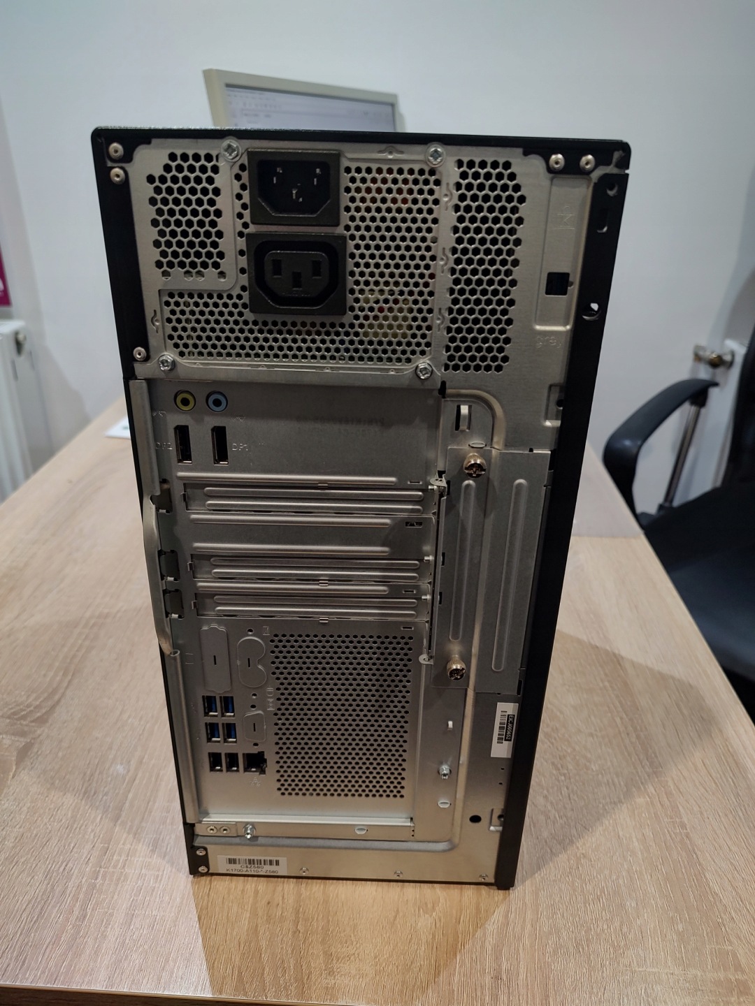 KOMPUTER POLEASINGOWY FUJITSU ESPRIMO P9010 MT i5-10600 16GB RAM DVD-RW - obrazek 4