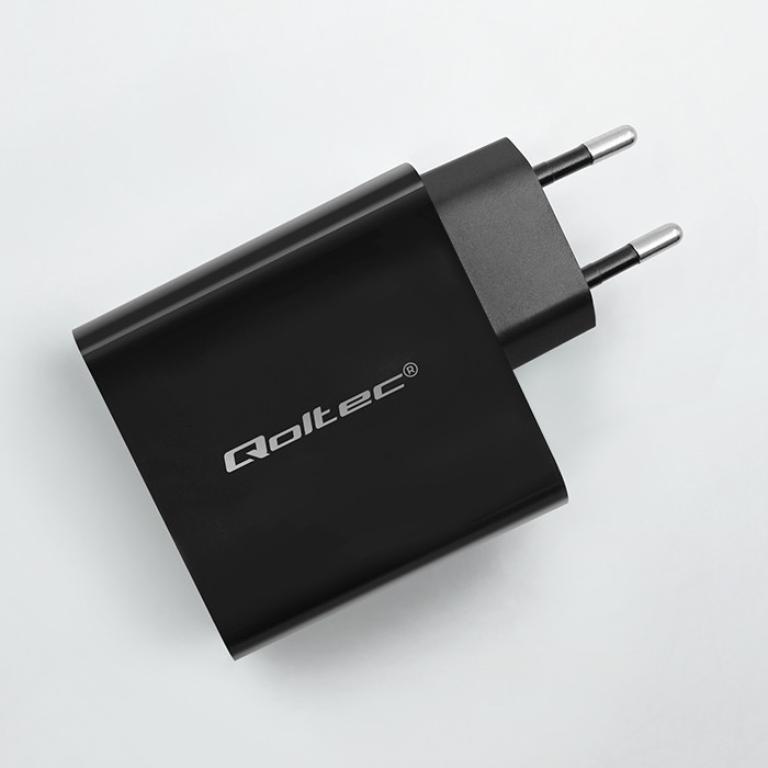 ŁADOWARKA SIECIOWA QOLTEC SUPER QUICK PD 65W USB-C + USB-A CZARNA - obrazek 2